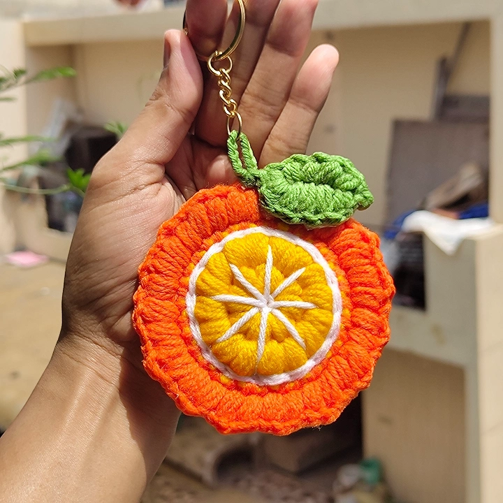 Orange 3D keychain - Image 3