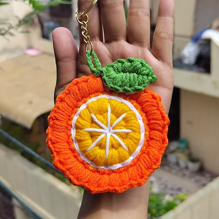 Orange 3D keychain - Image 4
