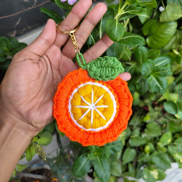 Orange 3D keychain - Image 2