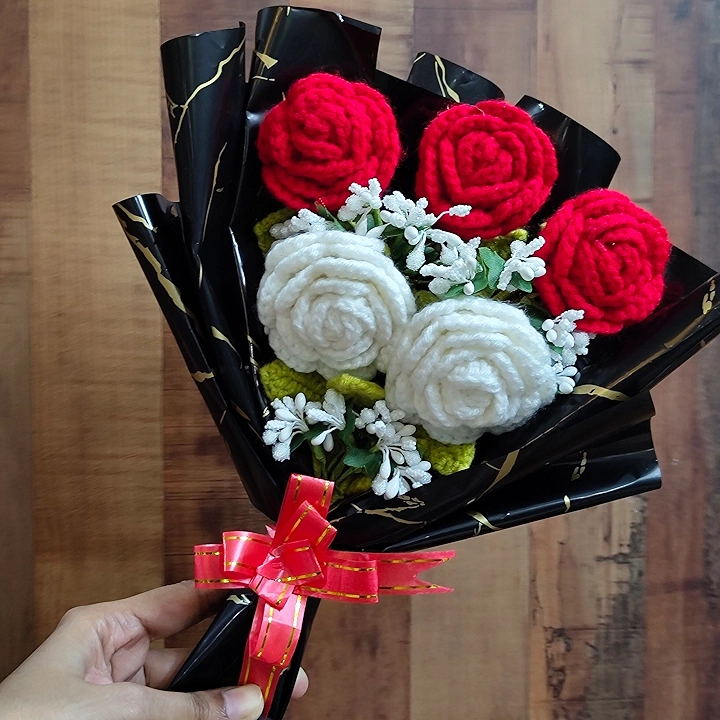 CROCHET RED ROSE BOUQUET WRAPPED IN KOREAN PAPER
